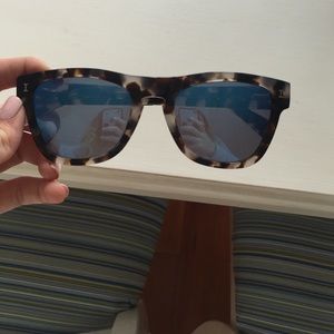 REAL pair of illesteva hallandale- tortoise