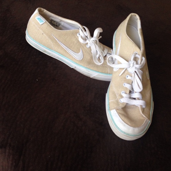 Women's shoes
