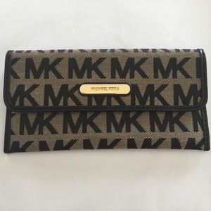 Michael Kors Slim MK Wallet