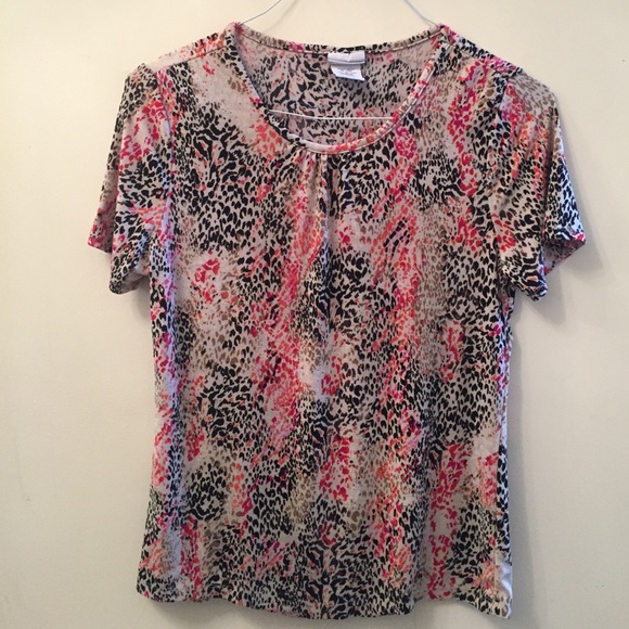 🎉🎉Animal print shirt