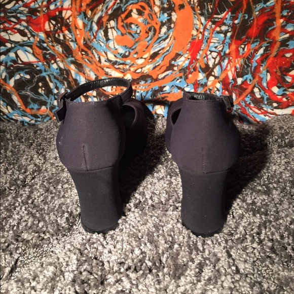BCBG - Picture 3 of 3