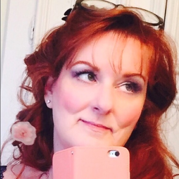 Meet your Posher, Cindy - Picture 1 of 1