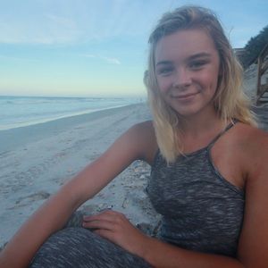 Meet your Posher, Olivia