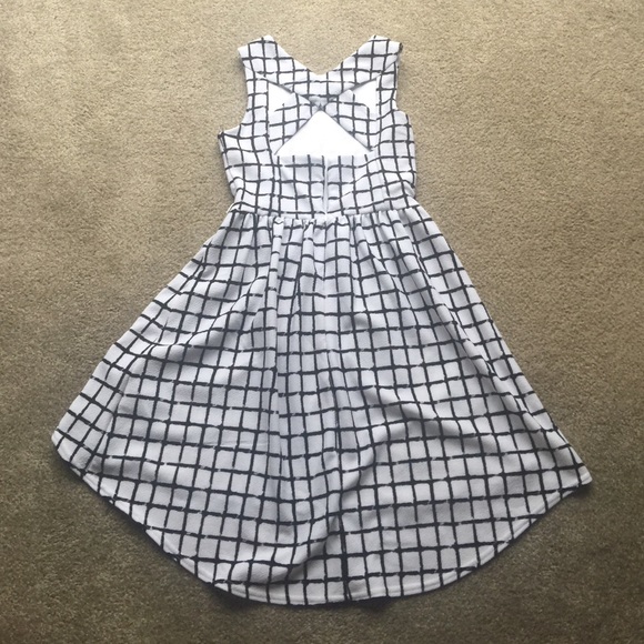Patterned Dress - Picture 2 of 2