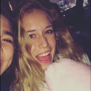 Meet your Posher, Izabel