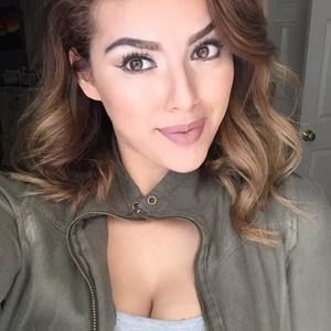 Meet your Posher, Evelyn