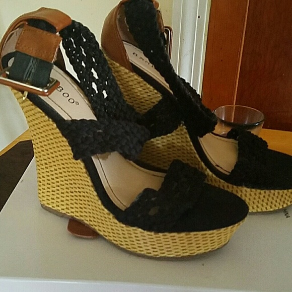 Wedged shoe