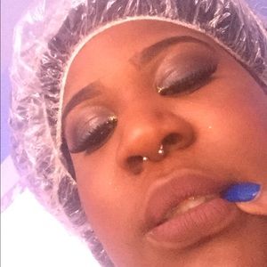 Meet your Posher, Ada-eze