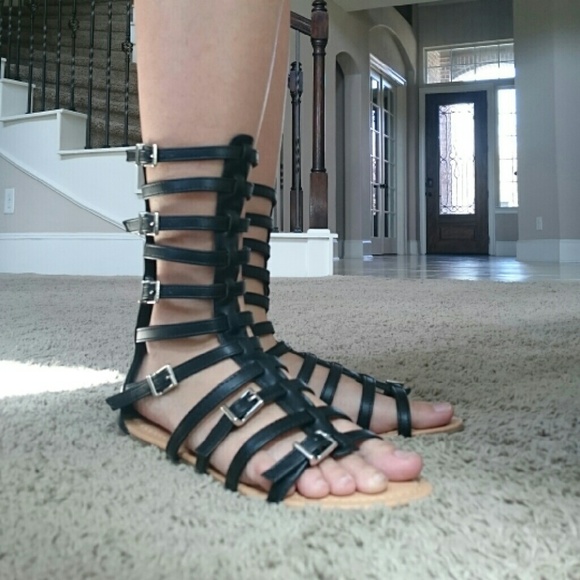 Strappy buckled gladiator sandal