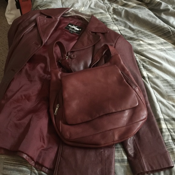 Burgundy Leather cross body bag