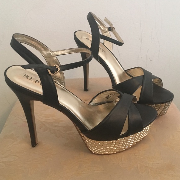 Black and gold Sandal Platforms - Picture 2 of 4