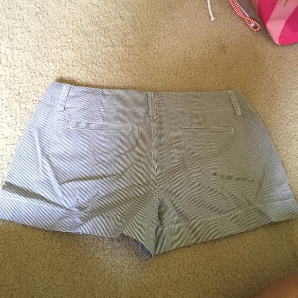 Seersucker shorts - Picture 2 of 2