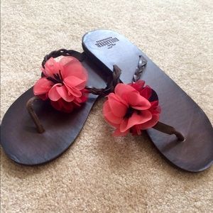 Hollister flip flops