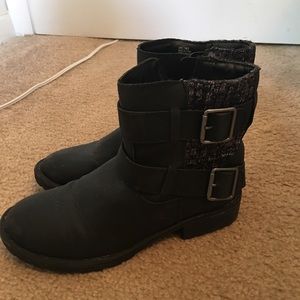 Black boots