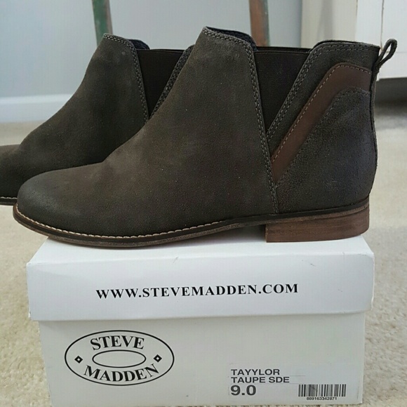 Steve Madden Dark Brown ankle booties Brand New!