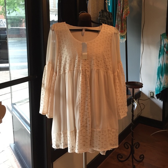 2Tee Couture off White Tunic