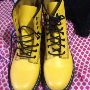 Doc martens size uk 7 9 in woman's in us