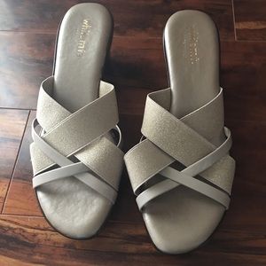 Sandals..Tan w/ Gold shimmery style bands