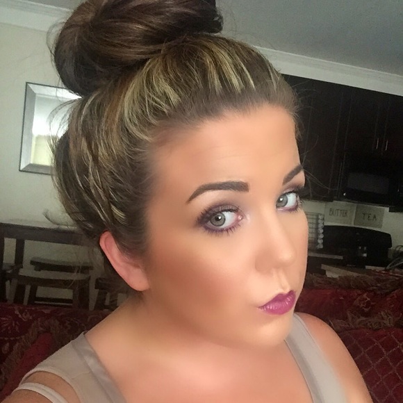 Meet your Posher, Katelyn - Picture 1 of 1