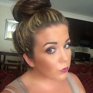 Meet your Posher, Katelyn