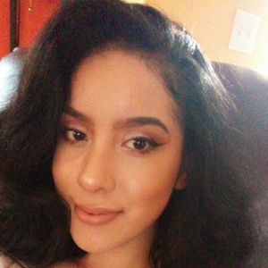 Meet your Posher, Maira