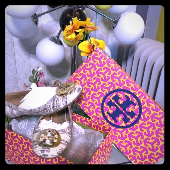 Autentic Tory burch cream color