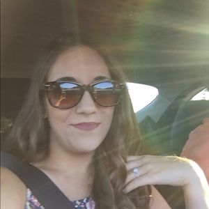 Meet your Posher, Ashlee