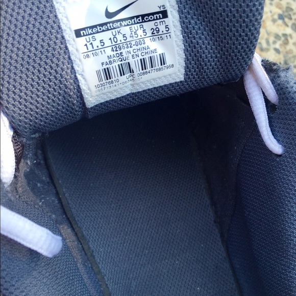 Mens Nike Shoes - Picture 3 of 3