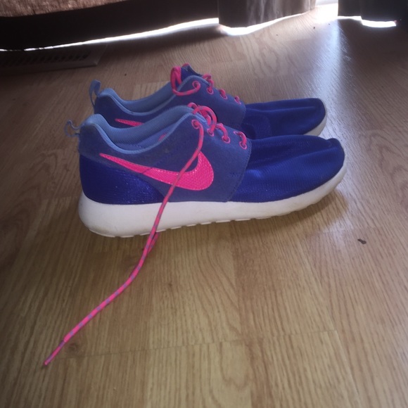 Shoes - Picture 2 of 4