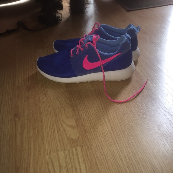 Shoes - Picture 3 of 4