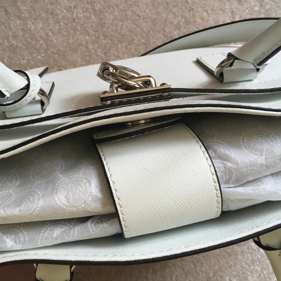 Michael Kors Hamilton purse - Picture 4 of 4