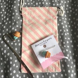 Mint cupcake bookmark and necklace set