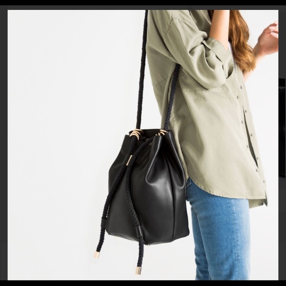NWT Zara convertible bucket bag. - Picture 3 of 4