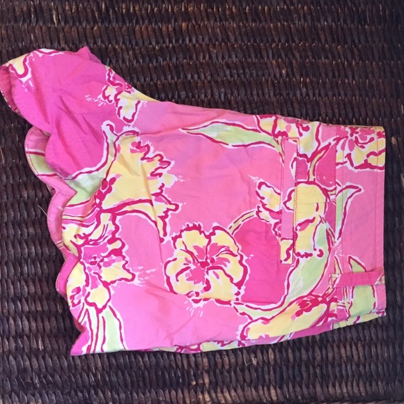 LILLY PULITZER SCALLOPED SHORTS