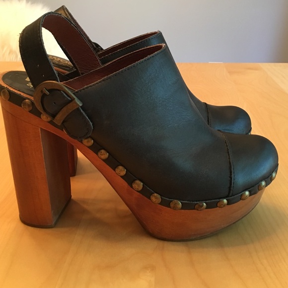 Jeffrey Campbell Black Woodies Clogs, Size 40
