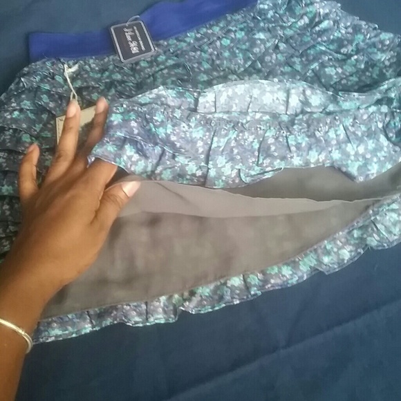 Forever 21 H-81 Floral Ruffled Mini Skirt - Picture 3 of 4