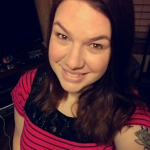 Meet your Posher, Laura