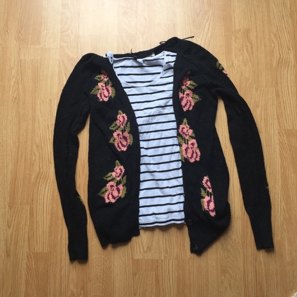 Striped H&M Tee + Floral Cardigan Bundle!!
