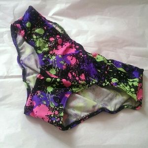 EUC Scrunch Back Pole Shorts