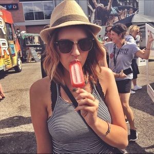 Meet your Posher, Taylor