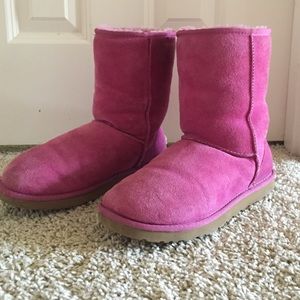 Pink Uggs, size 9