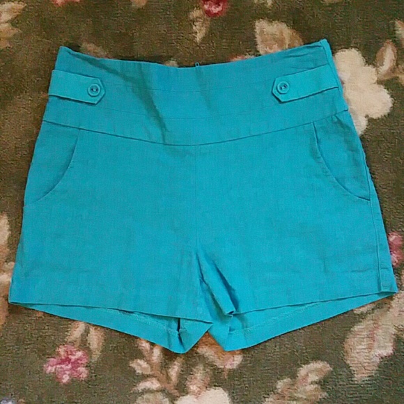 Zip-up high waisted shorts