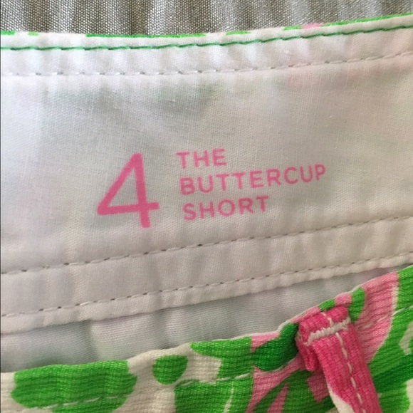 💗SOLD💗 Lilly Pulitzer In The Garden Shorts - Picture 3 of 3