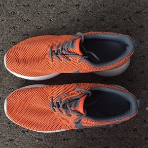 Womens Nike Roshe Size 7