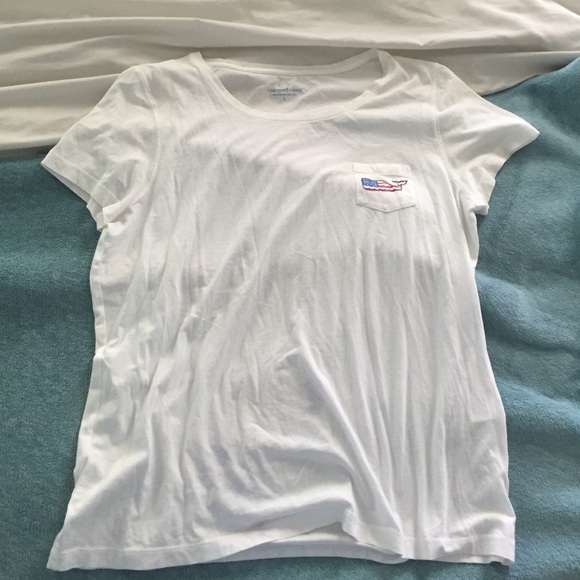 Vineyard Vines Tops - Vineyard Vines American flag whale tee