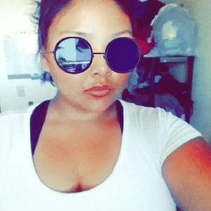 Meet your Posher, Monica