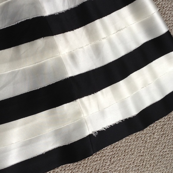 BCBG strapless black and white satin tiered gown - Picture 4 of 4