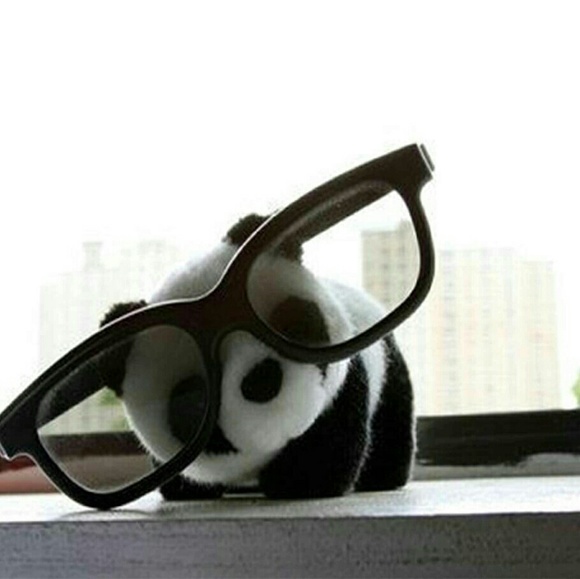 Meet your Posher, Aza - Picture 1 of 1