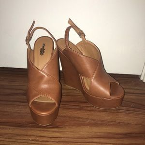 Tan/ Brown wedges 💥NEVER WORN💥