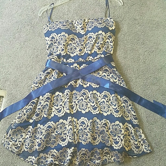 Prom/guest at wedding dress